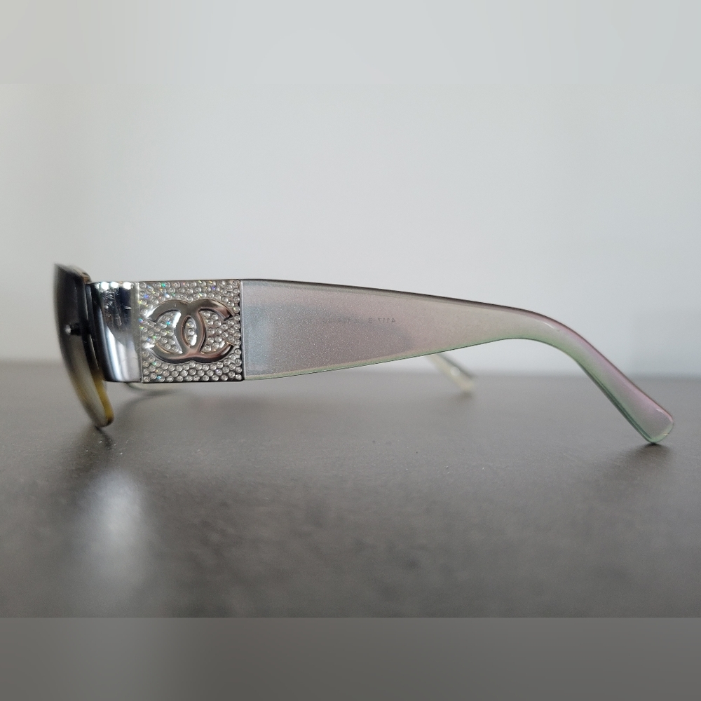 Vintage Chanel 4117-B Sunglasses - Picture 5 of 12